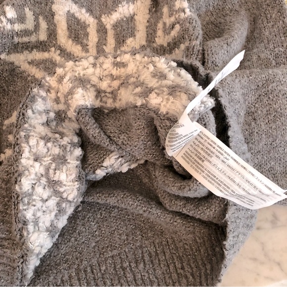 ❄️Hollister Sweater ❄️Snowflake Super Soft - Picture 9 of 10